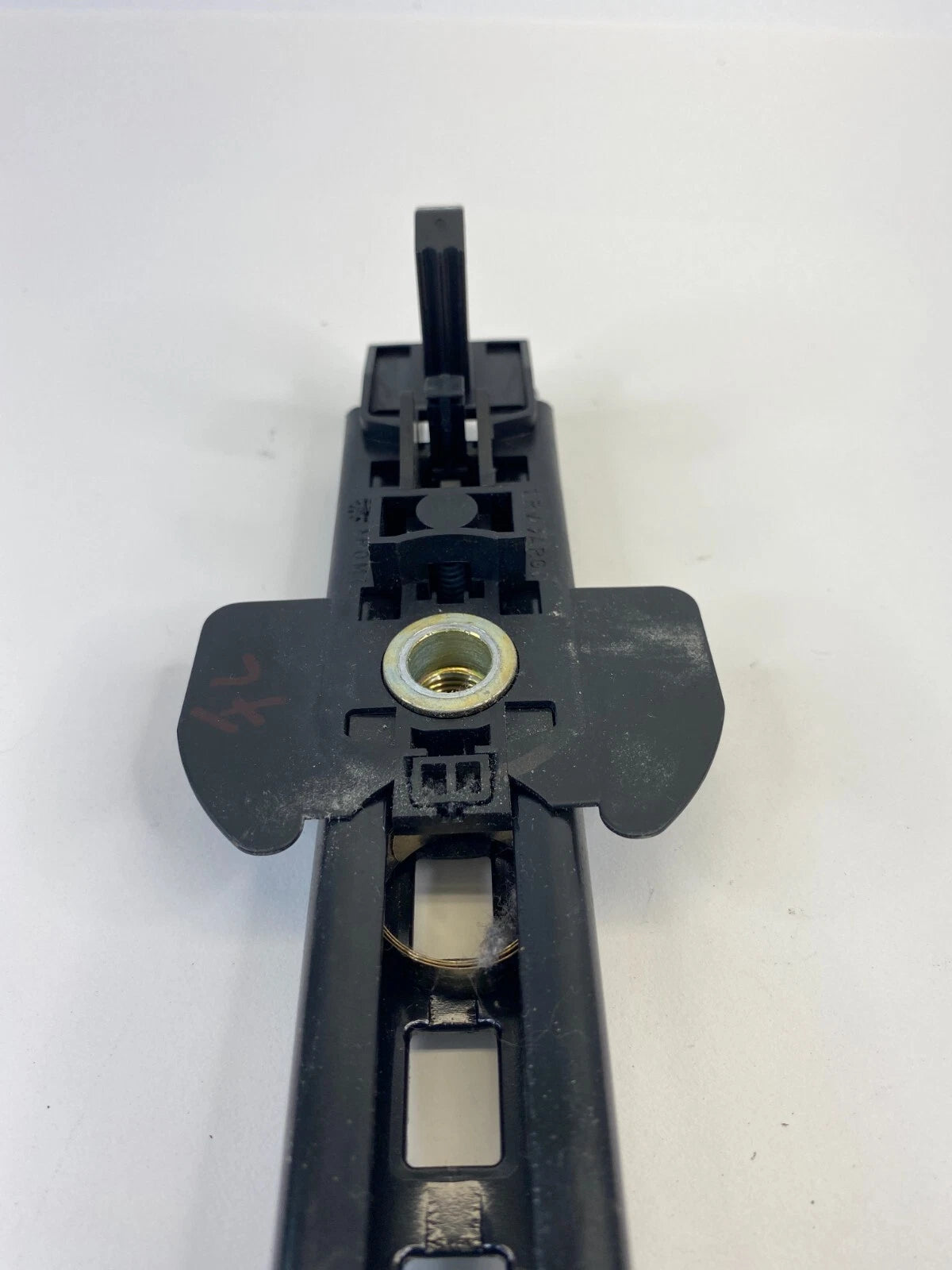 2005-2011 AUDI A6 QUATTRO FRONT LEFT SIDE SEAT BELT HEIGHT ADJUSTER 8E0857833E