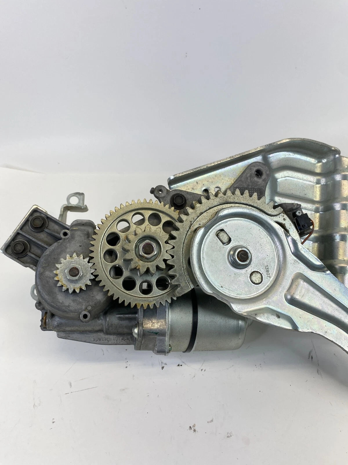 2006 2007 2008 2009 CADILLAC SRX REAR TRUNK POWER LIFTGATE MOTOR ACTUATOR OEM