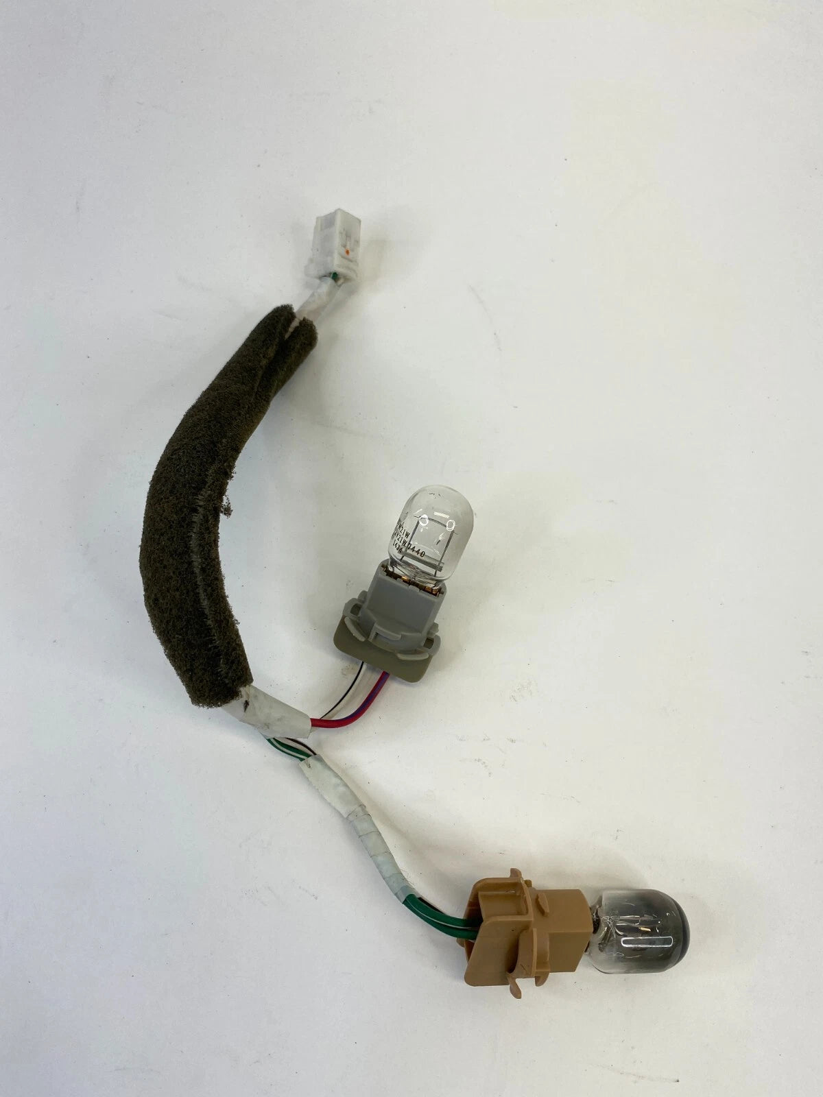 2000-2003 LEXUS RX300 REAR TAILLIGHT LAMP BULB SOCKET WIRING HARNESS PIGTAIL OEM