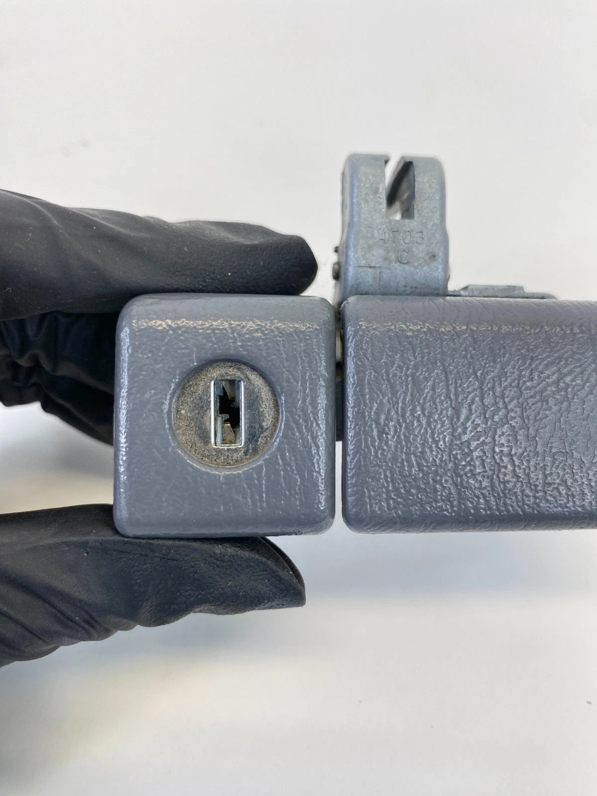 2001-2005 TOYOTA RAV4 GLOVE BOX LOCK LATCH COMPARTMENT HANDLE OEM