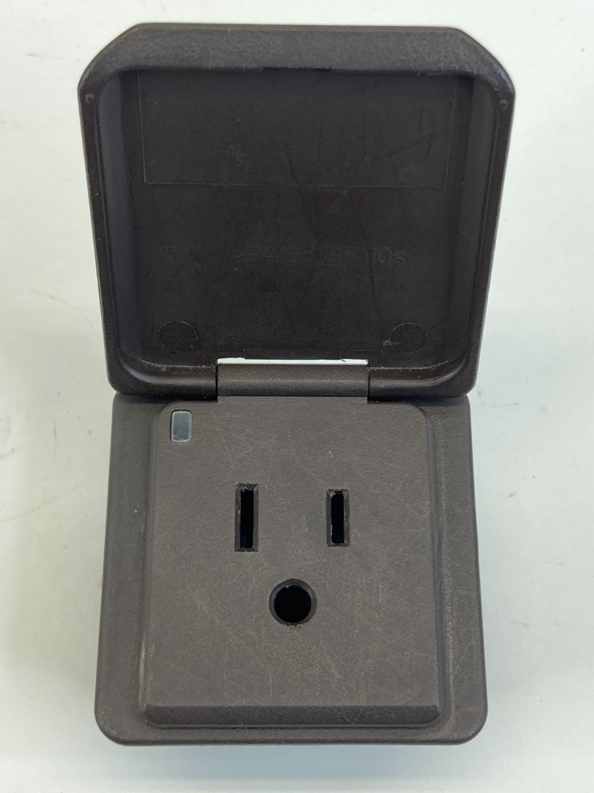 2011-2016 Buick Regal Center Console 120 Volt Power Outlet Receptacle 1333285
