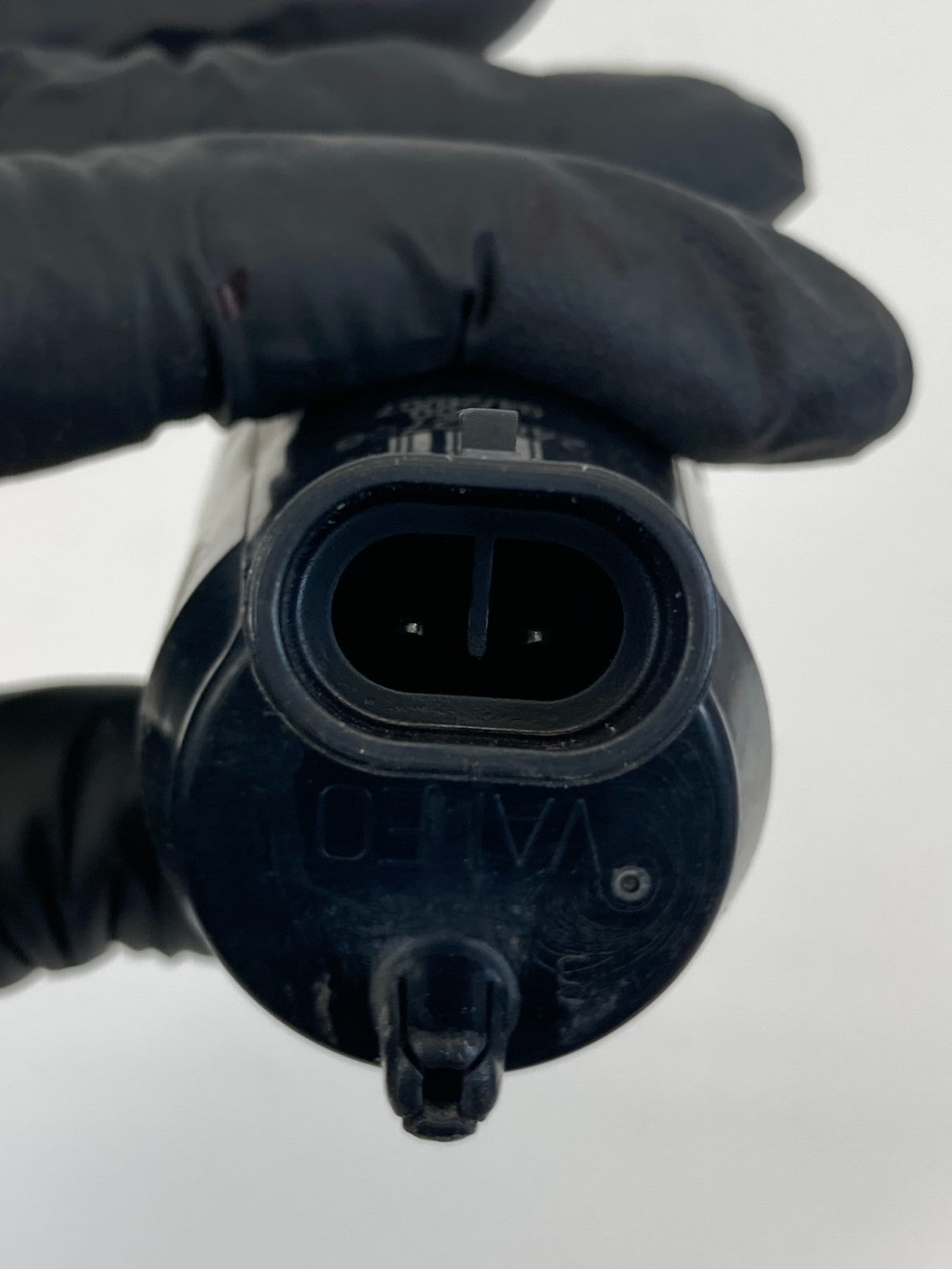 2004-2009 Cadillac SRX 2003-2007 CTS Front Windshield Wiper Washer Pump 24022796