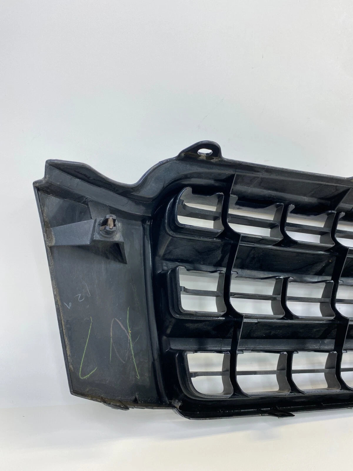 01-03 TOYOTA HIGHLANDER FRONT UPPER BUMPER GRILL GRILLE OEM FACTORY 53101-48060