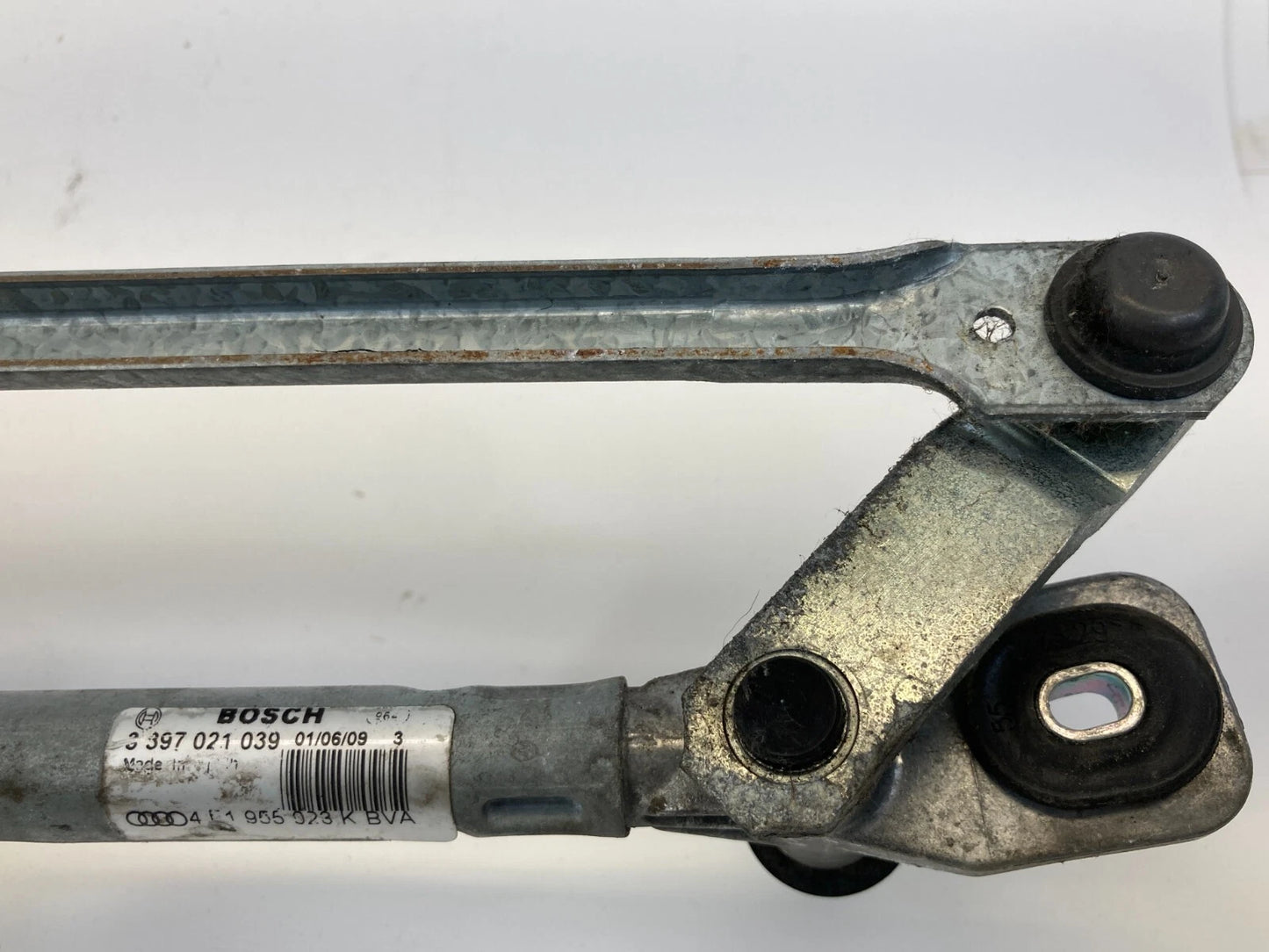 05-11 AUDI A6 FRONT WINDSHIELD WIPER TRANSMISSION MOTOR W/LINKAGE 4F1955119 OEM