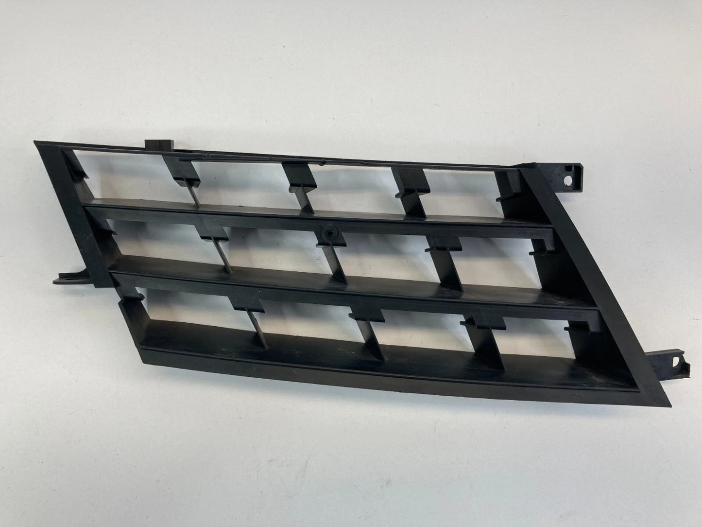 2008-2010 NISSAN ROGUE FRONT RIGHT BUMPER GRILL GRILLE INSERT TRIM STIFFENER