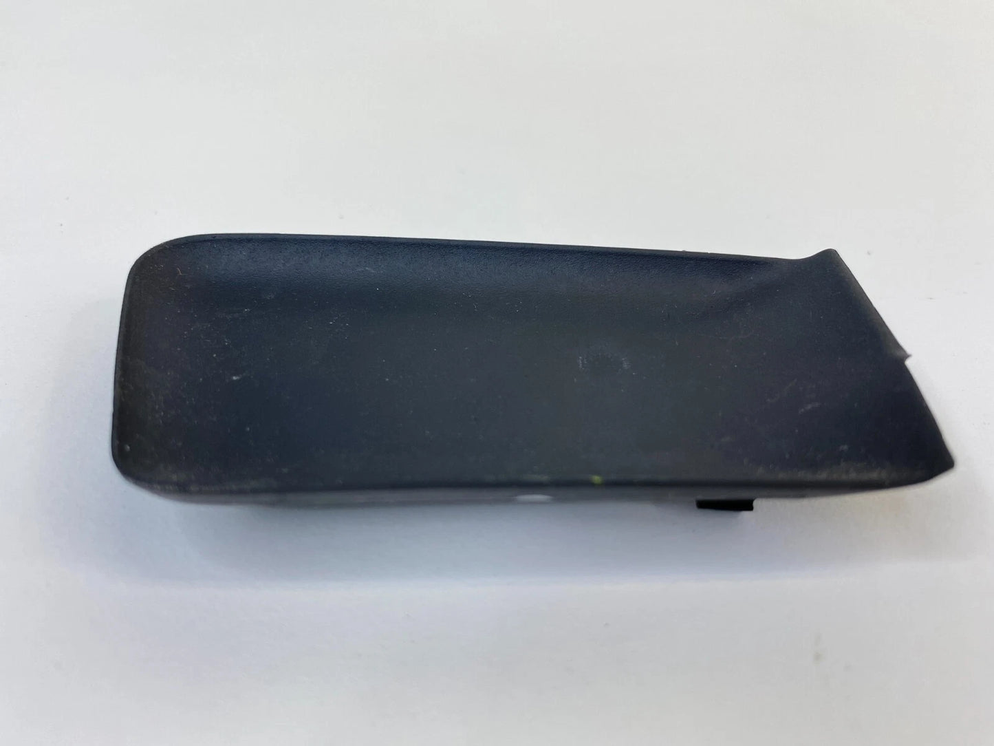 11-14 HYUNDAI SONATA FRONT RIGHT INNER DOOR HANDLE SCREW CAP COVER 826293S000