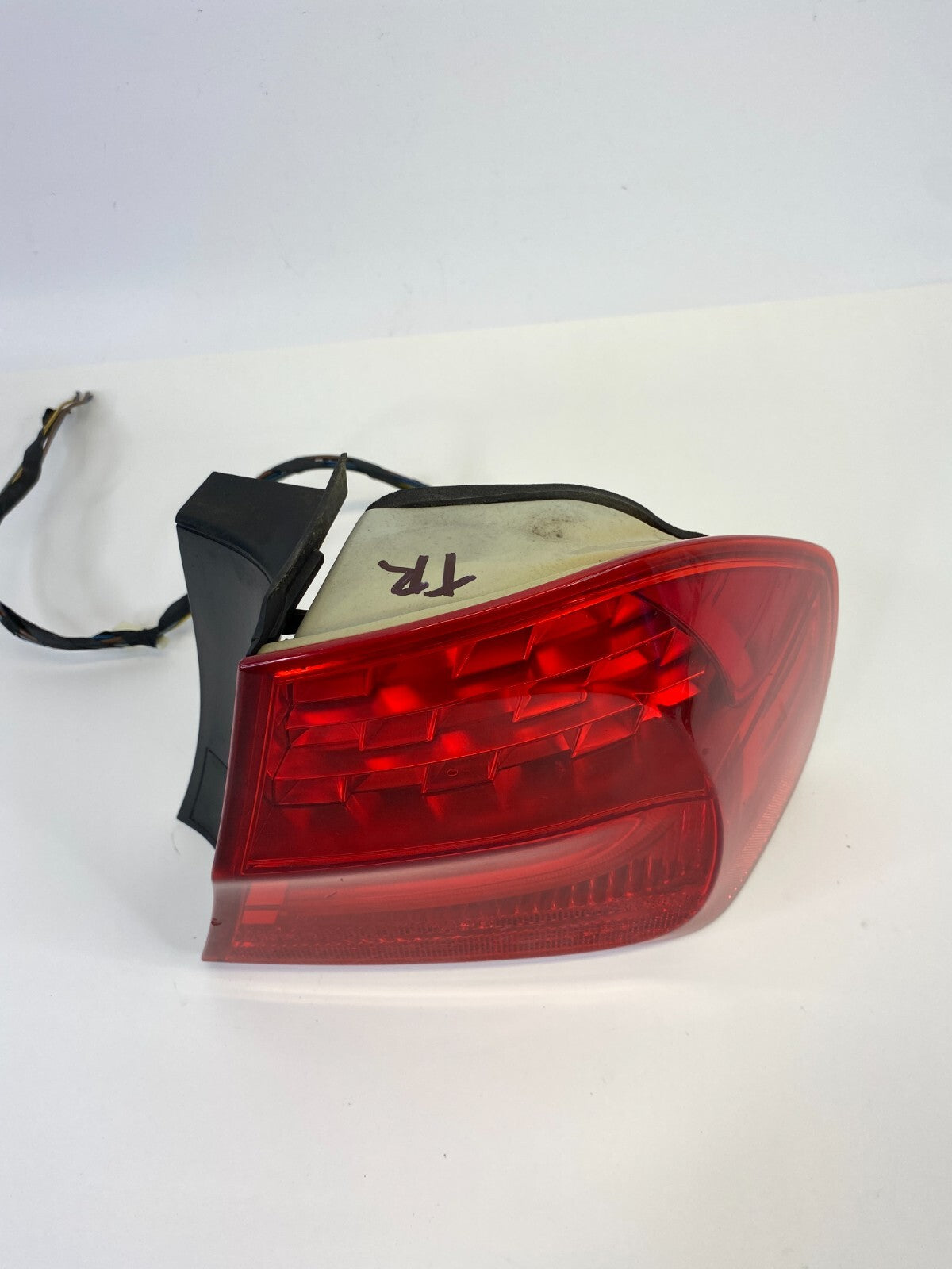 2009 2010 2011 BMW 328i 328i xDrive Right Passenger Outer Tail Light Taillight