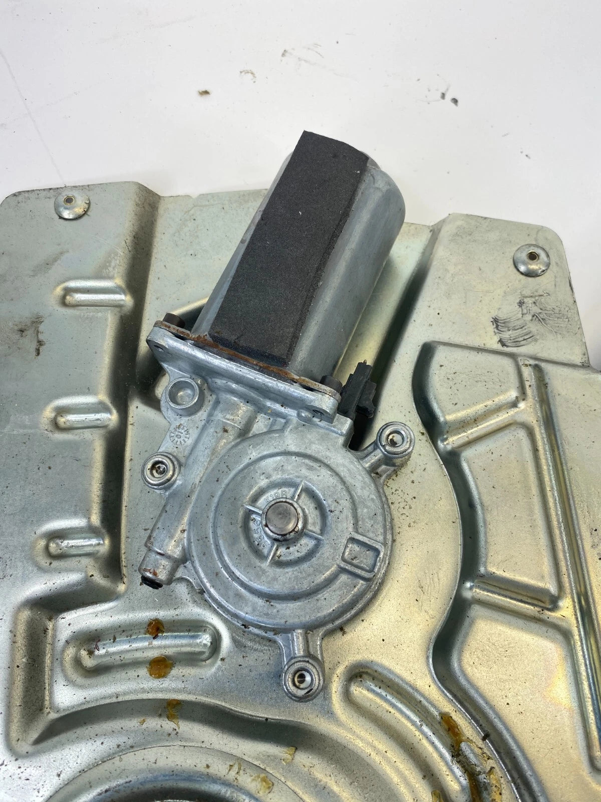 2001-2004 CHEVY S10 GMC SONOMA CREW CAB REAR LEFT WINDOW REGULATOR W/ MOTOR OEM