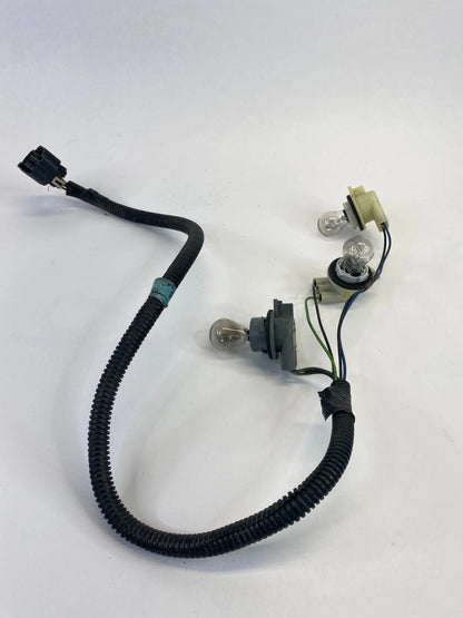 2000-2006 CHEVROLET TAHOE YUKON TAILLIGHT TAIL LIGHT LAMP BULB WIRE HARNESS OEM