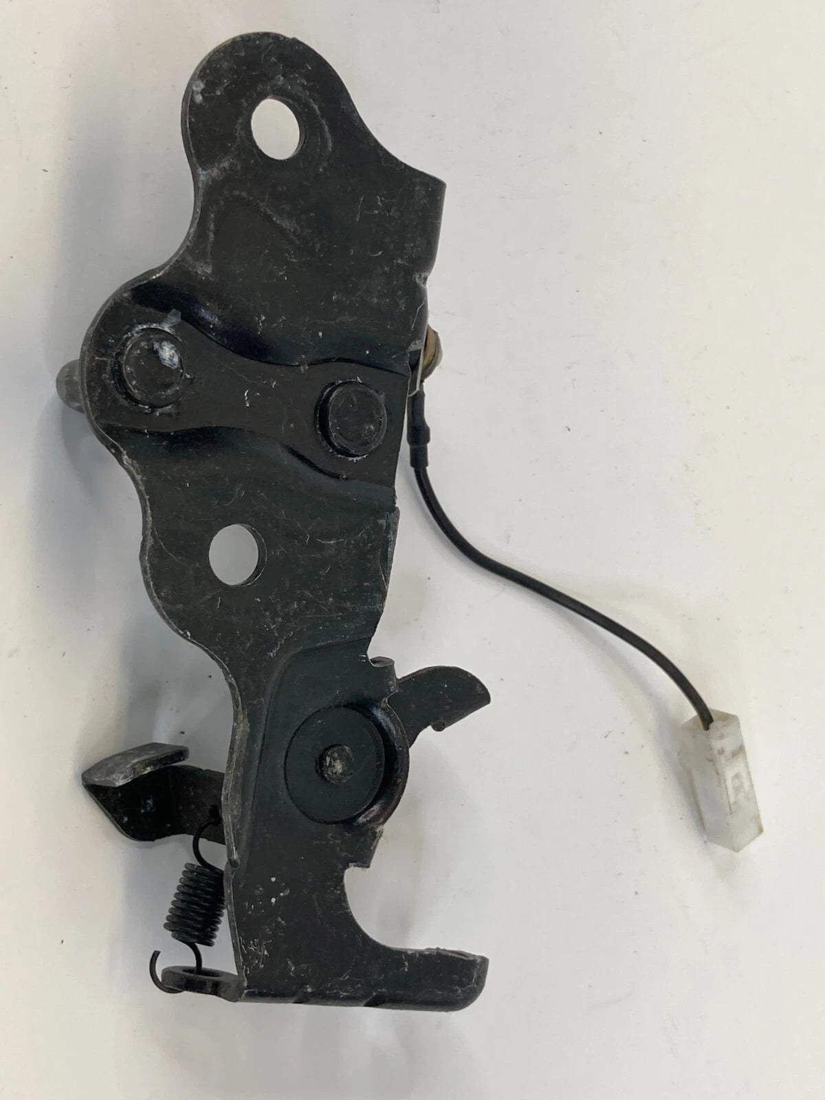 06 07 08 09 10 11 KIA RIO SEDAN REAR TRUNK DECK LID LATCH STRIKER OEM