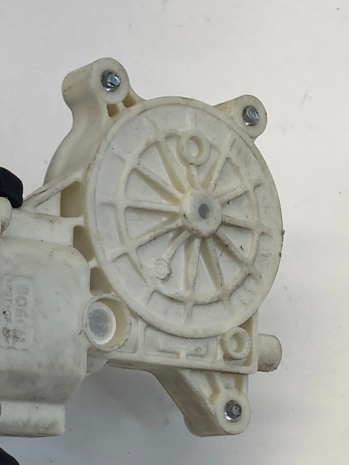 05-10 PONTIAC G6 SEDAN REAR RIGHT SIDE POWER DOOR WINDOW MOTOR 0 130 822 250 OEM