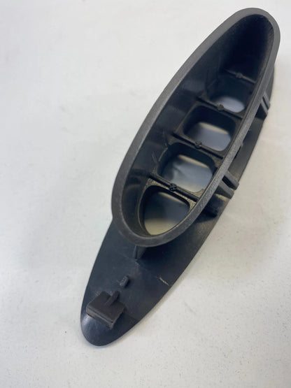 00-07 FORD TAURUS RIGHT WINDSHIELD DEFROSTER NOZZLE VENT GRILLE YF1X-54045A76