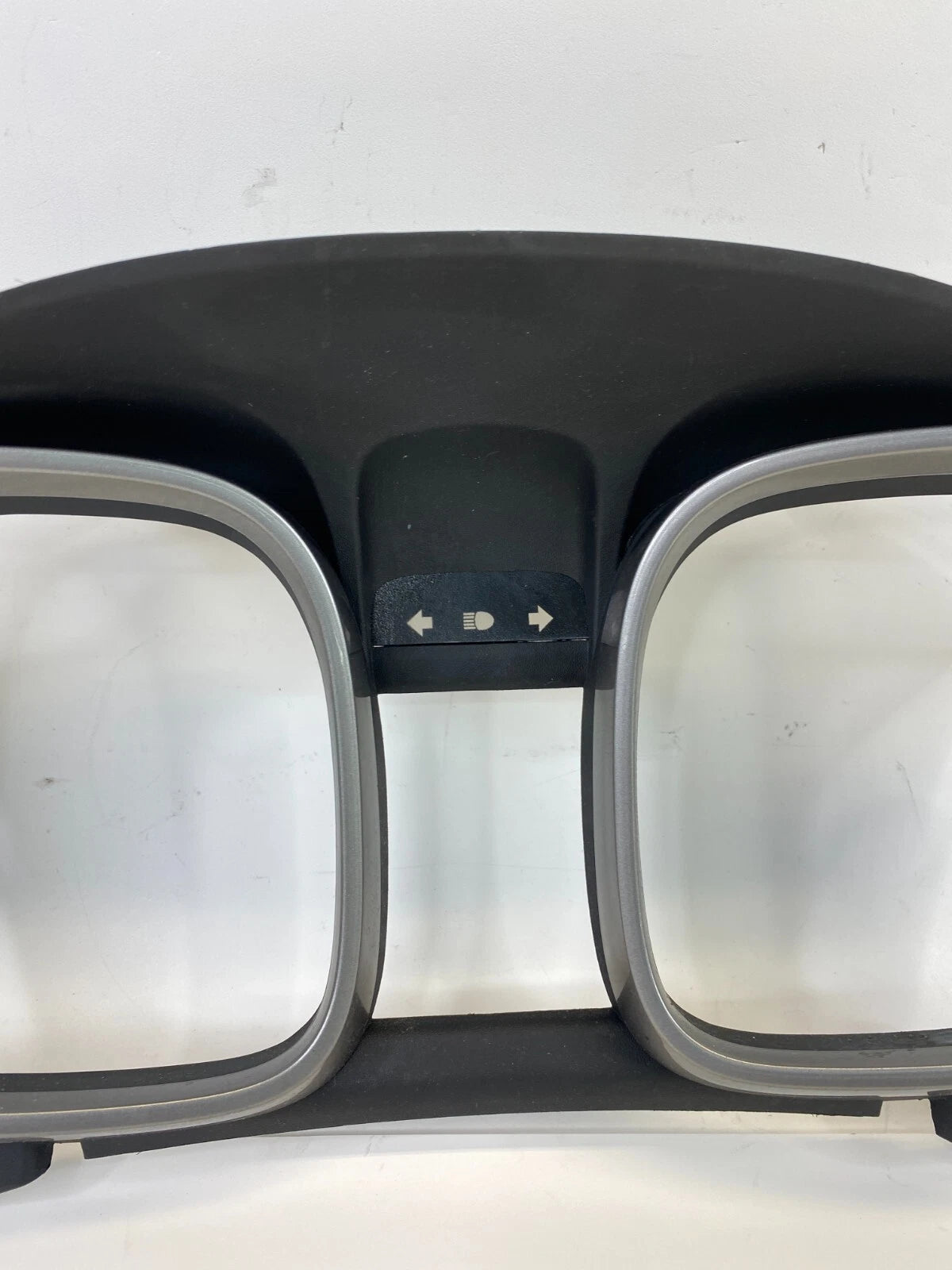 2013-2015 CHEVY MALIBU FRONT DASH SPEEDOMETER CLUSTER BEZEL OEM FACTORY AKY87368