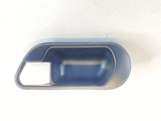 2005-2008 CHRYSLER CROSSFIRE FRONT LEFT DRIVER SIDE INNER DOOR HANDLE TRIM COVER
