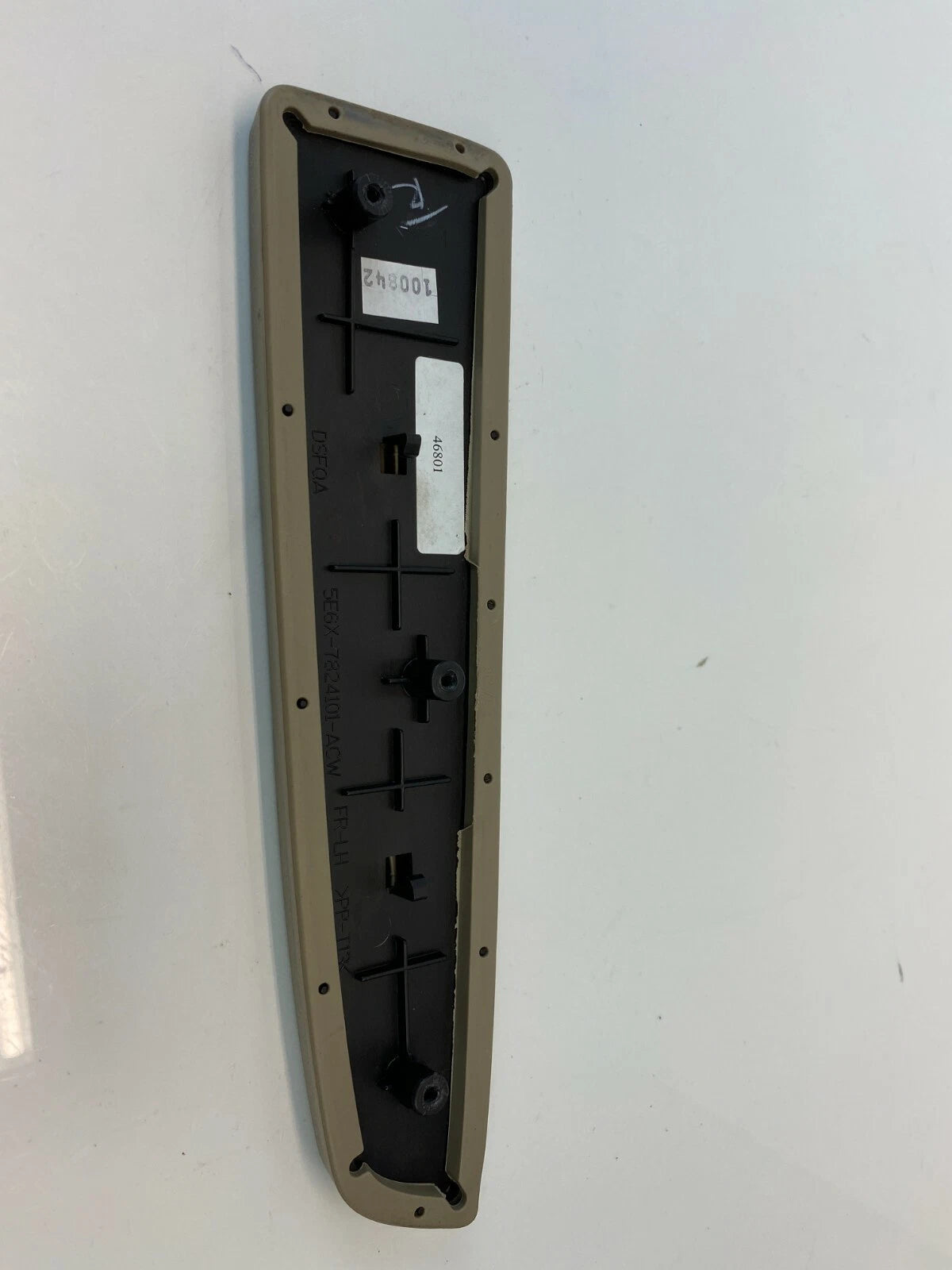 05-07 MERCURY MARINER FRONT LEFT DOOR ARMREST PAD BEZEL TRIM PANEL 5E6X-7824101