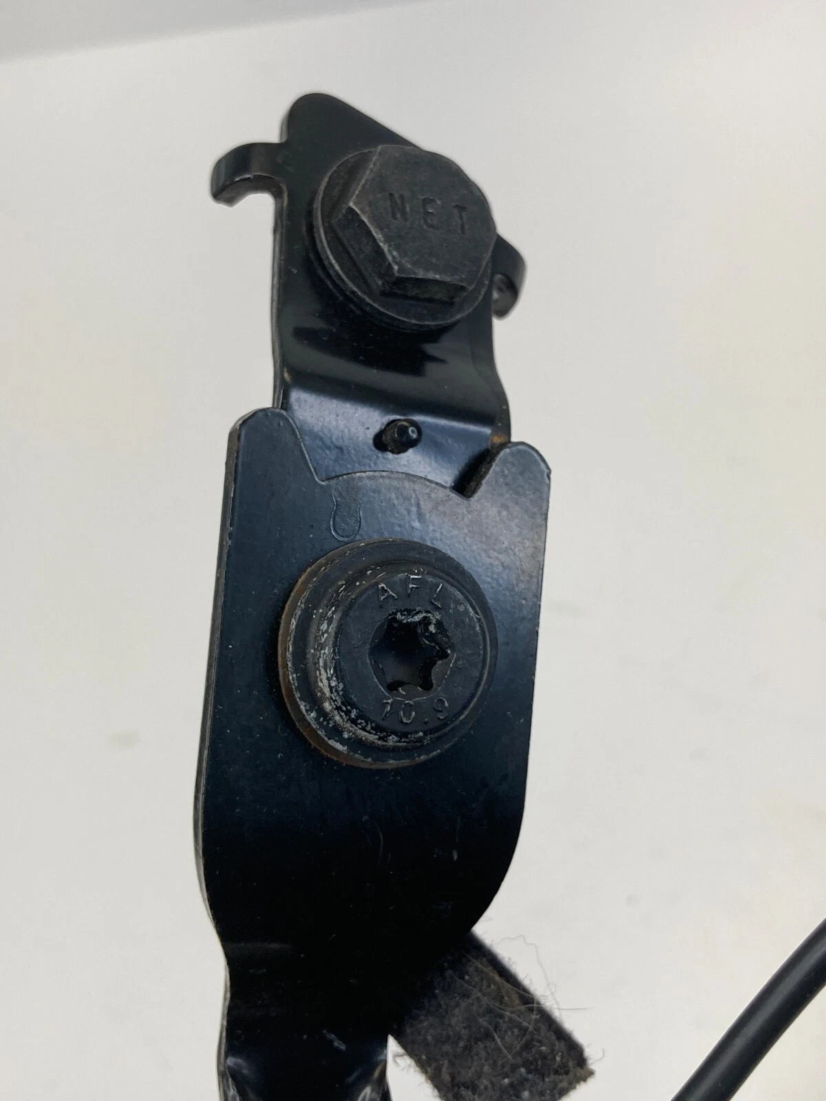 2003-2011 SAAB 9-3 SEDAN FRONT RIGHT PASSENGER SEAT BELT BUCKLE 6120002-AA OEM