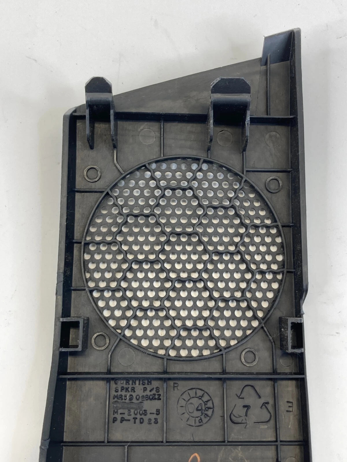 2004-2012 MITSUBISHI GALANT FRONT DASH RIGHT SIDE SPEAKER GRILLE MR590280ZZ OEM