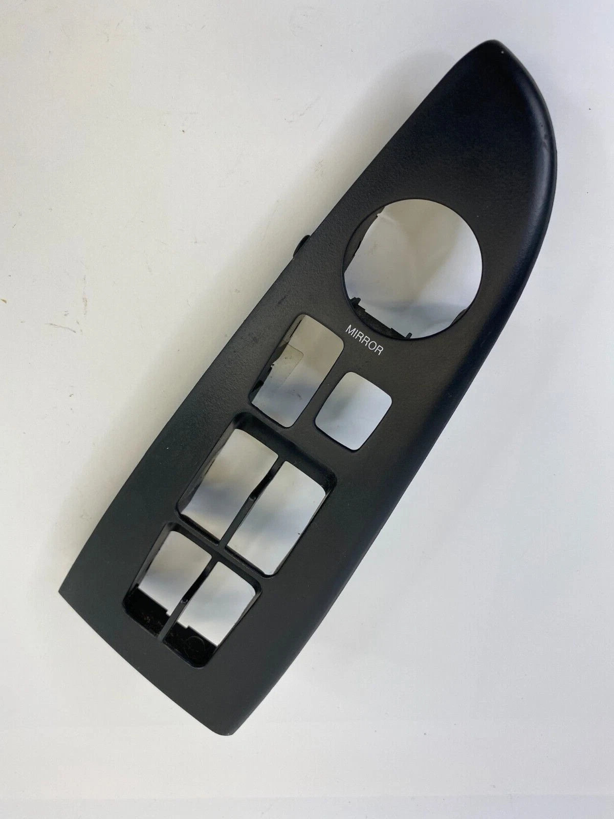 2007-2010 HYUNDAI ELANTRA FRONT LEFT DOOR POWER WINDOW SWITCH BEZEL 93570-2H010