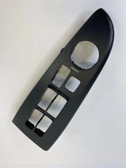2007-2010 HYUNDAI ELANTRA FRONT LEFT DOOR POWER WINDOW SWITCH BEZEL 93570-2H010