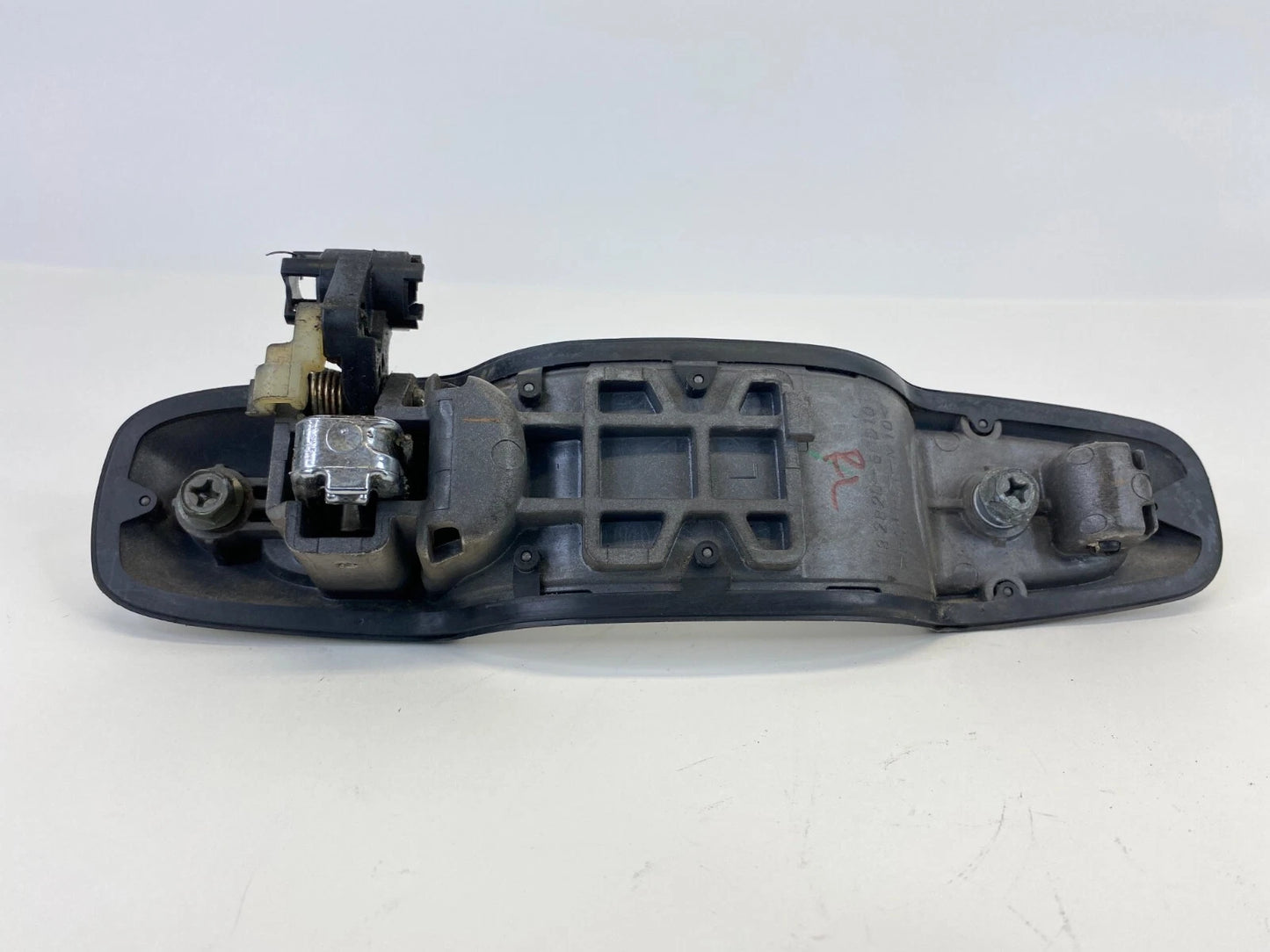 2003-2006 SUZUKI XL-7 REAR LEFT SIDE EXTERIOR DOOR HANDLE 82820-65D10 OEM