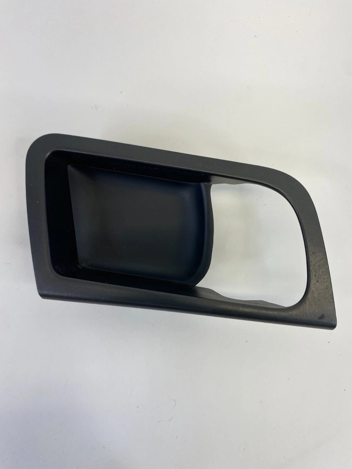 2014-2016 KIA OPTIMA SEDAN REAR RIGHT SIDE INTERIOR DOOR HANDLE TRIM BEZEL OEM