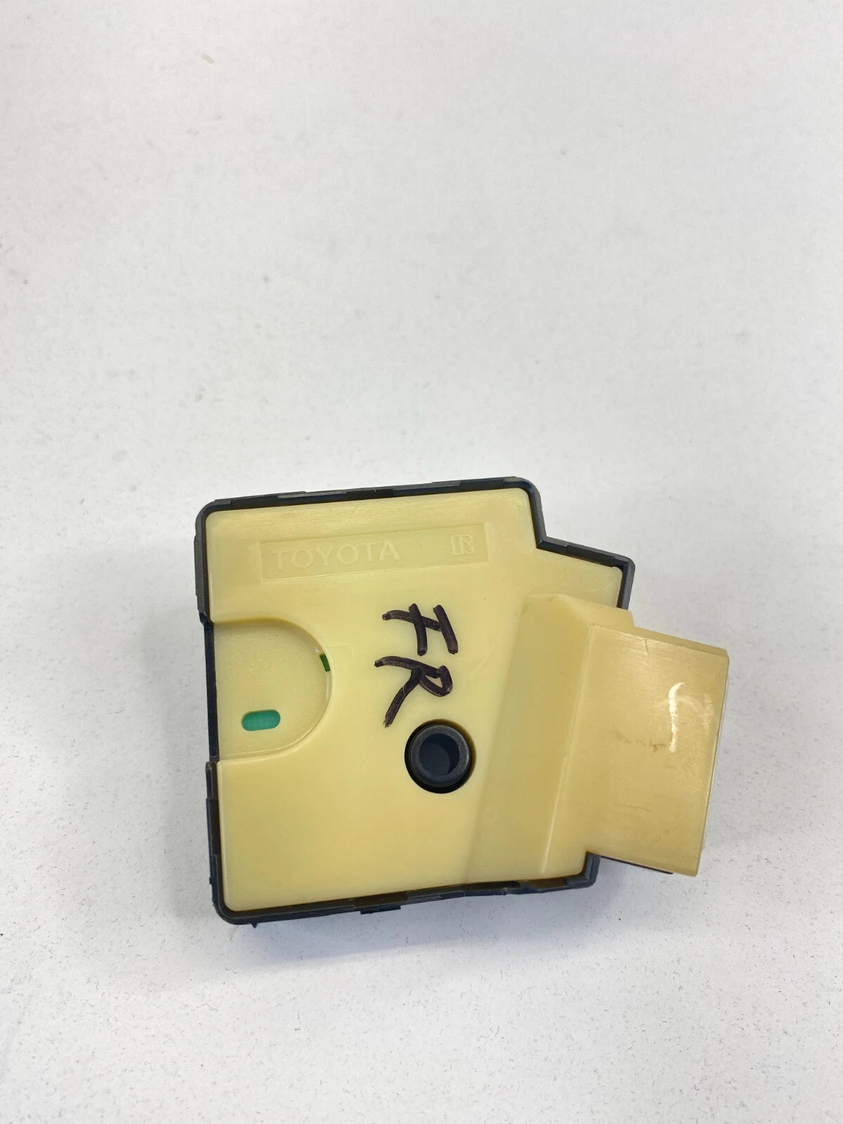 1998-2000 LEXUS LS400 FRONT RIGHT PASSENGER SEAT BELT ADJUSTMENT SWITCH 182497 R