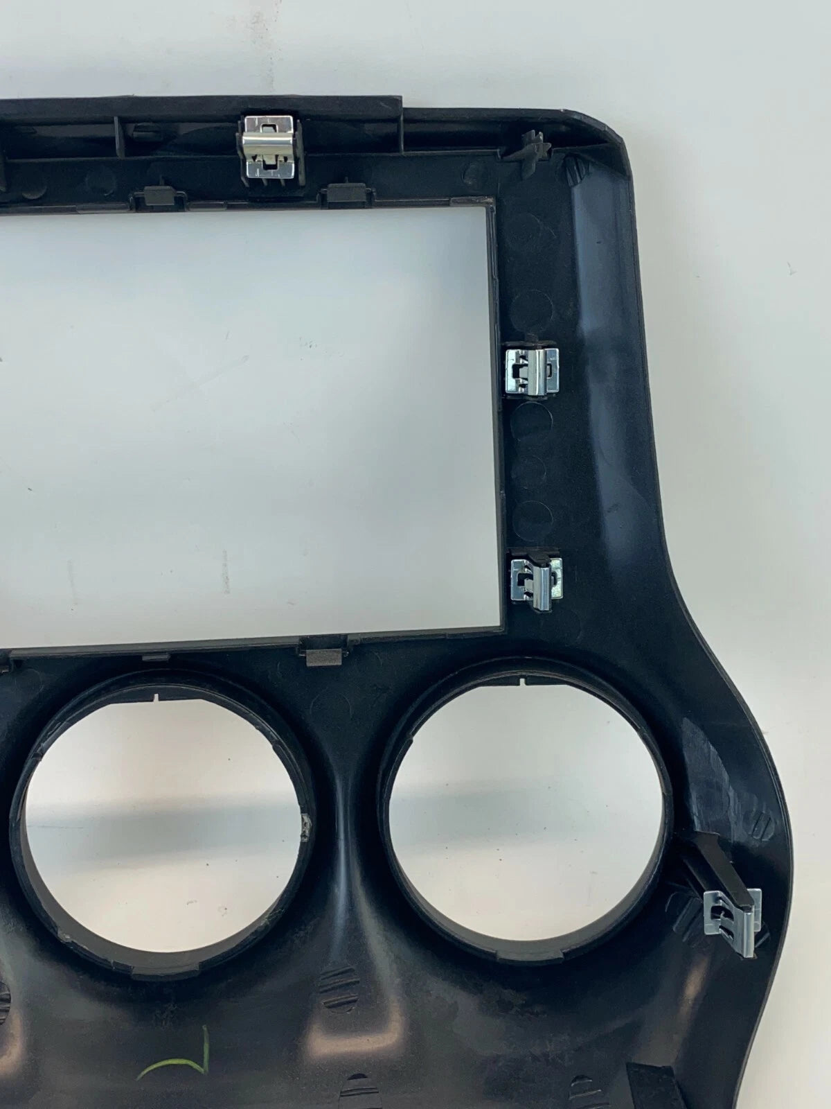 2008 2009 2010 SATURN VUE CENTER DASH RADIO BEZEL AC VENT TRIM PANEL COVER OEM