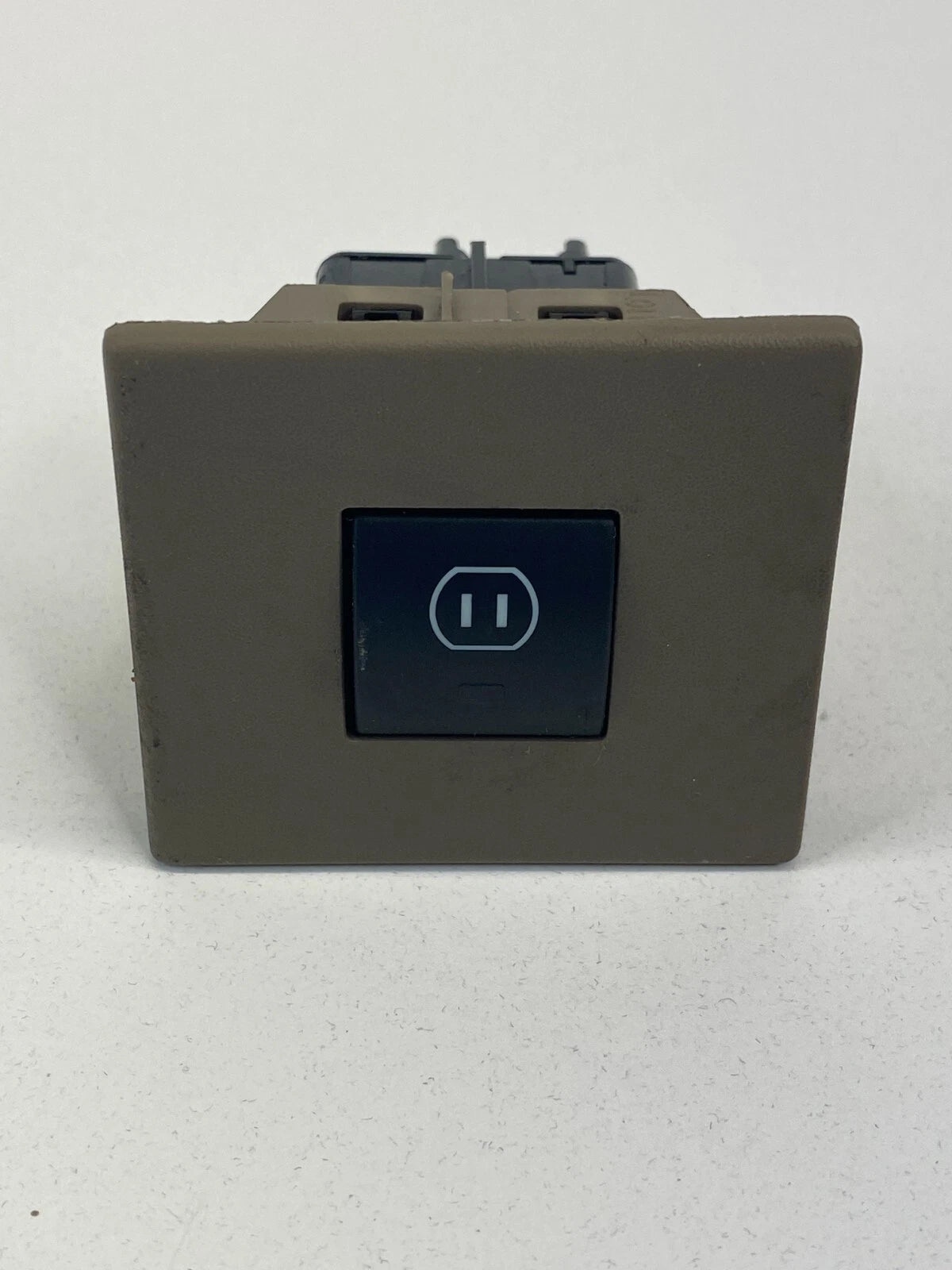 2008-2010 TOWN & COUNTRY POWER INVERTER SWITCH BUTTON W/ BEZEL TRIM P04602642AC