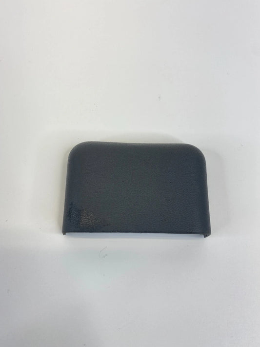 2001-2006 HYUNDAI ELANTRA FRONT RIGHT SIDE SEAT BOLT COVER TRIM 88656-2D000 OEM