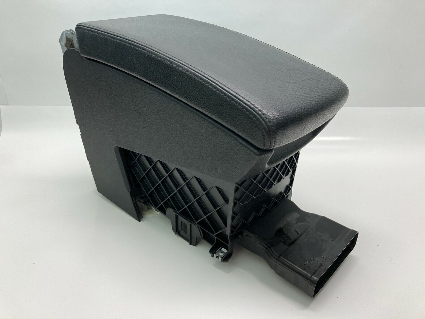 08-10 VW Passat 09-16 CC Center Console Assembly w/ Armrest Arm Rest Lid Black