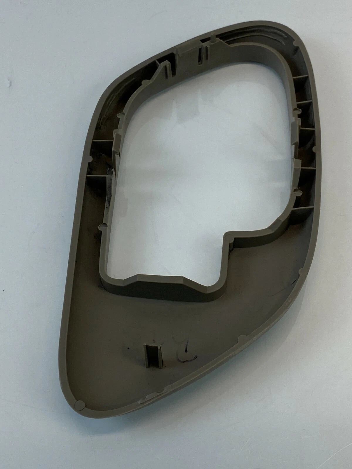 1995-1999 CHEVROLET SUBURBAN C1500 C2500 REAR RIGHT SIDE INNER DOOR HANDLE BEZEL