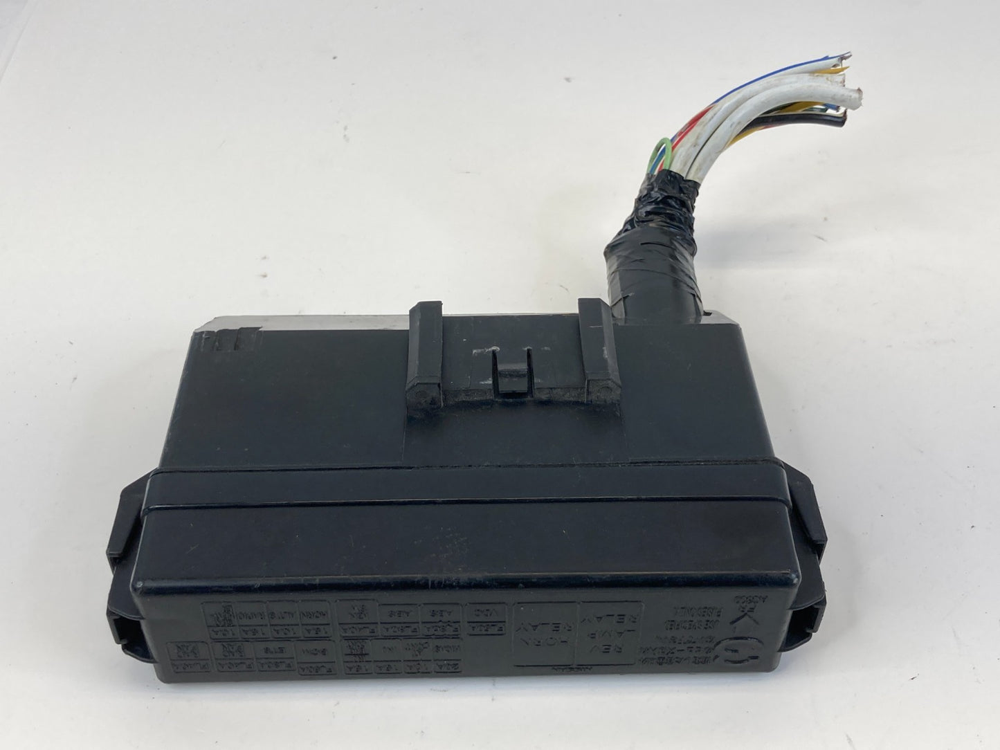 2003-2007 Infiniti G35 Sedan Engine Small Fuse Relay Box Compartment OEM