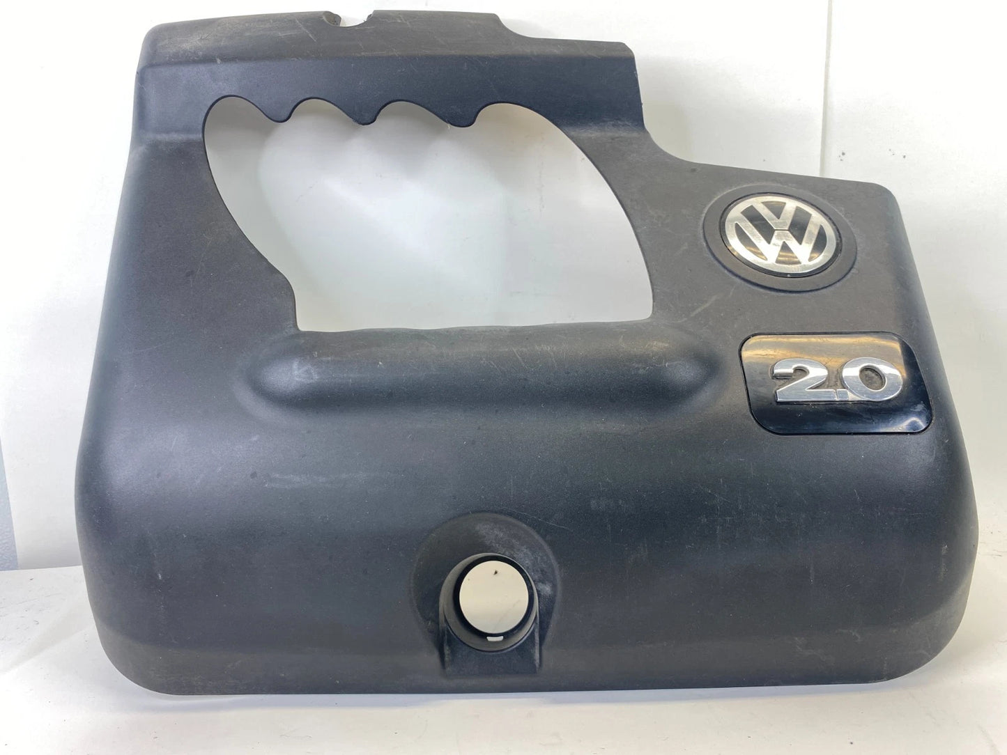1998-2005 VOLKSWAGEN NEW BEETLE JETTA 2.0L ENGINE COVER OEM 06A103925