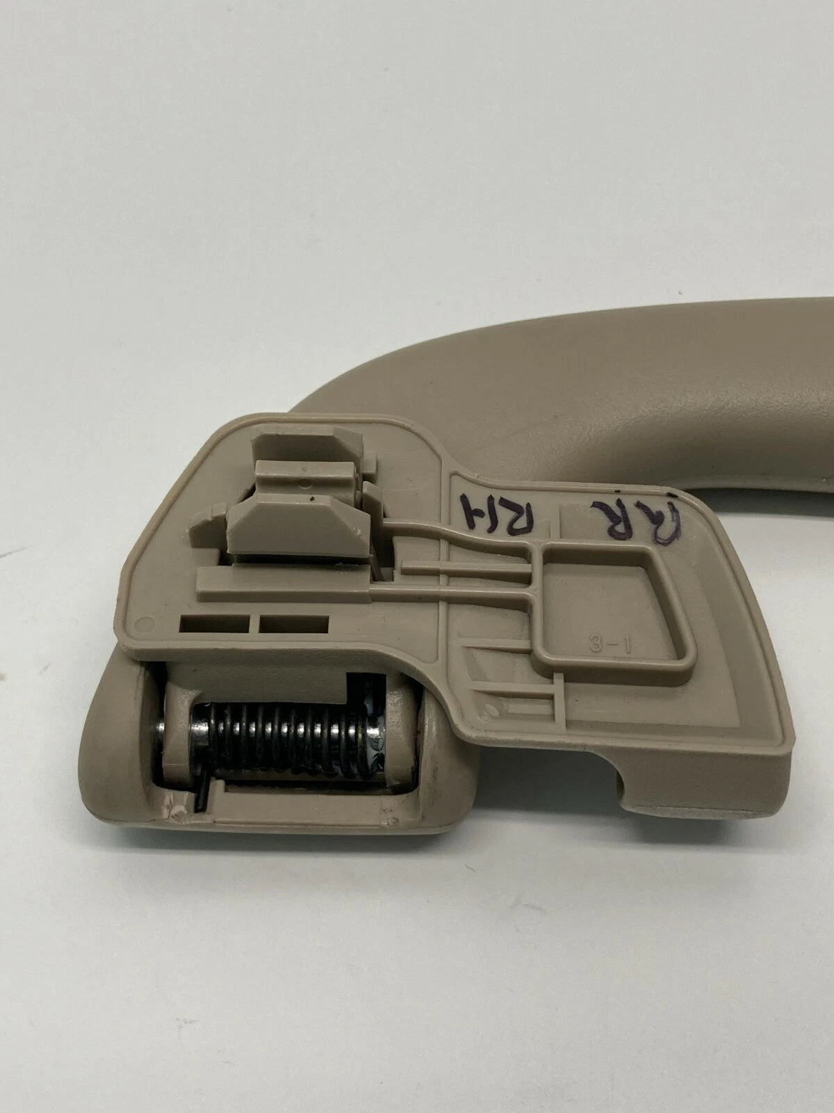 2003 04 05 2006 MAZDA 6 MAZDA6 REAR RIGHT PASSENGER SIDE ROOF GRAB HANDLE OEM