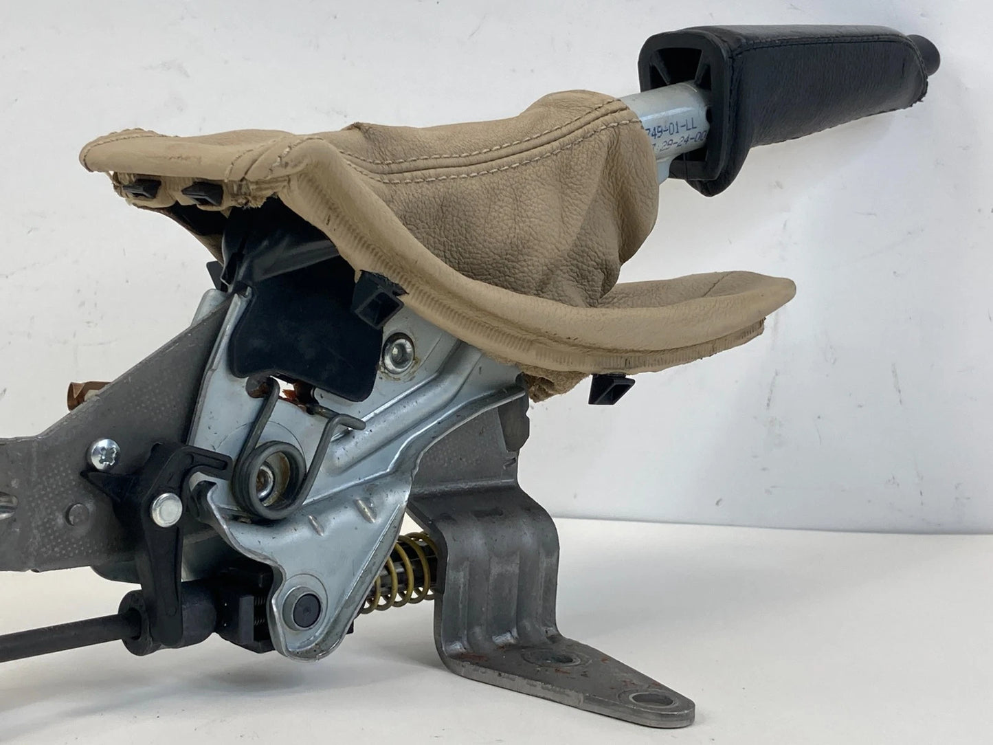 2007 2008 BMW 328XI PARKING BRAKE LEVER HANDLE W/ BOOT 34-40-6-764924 OEM
