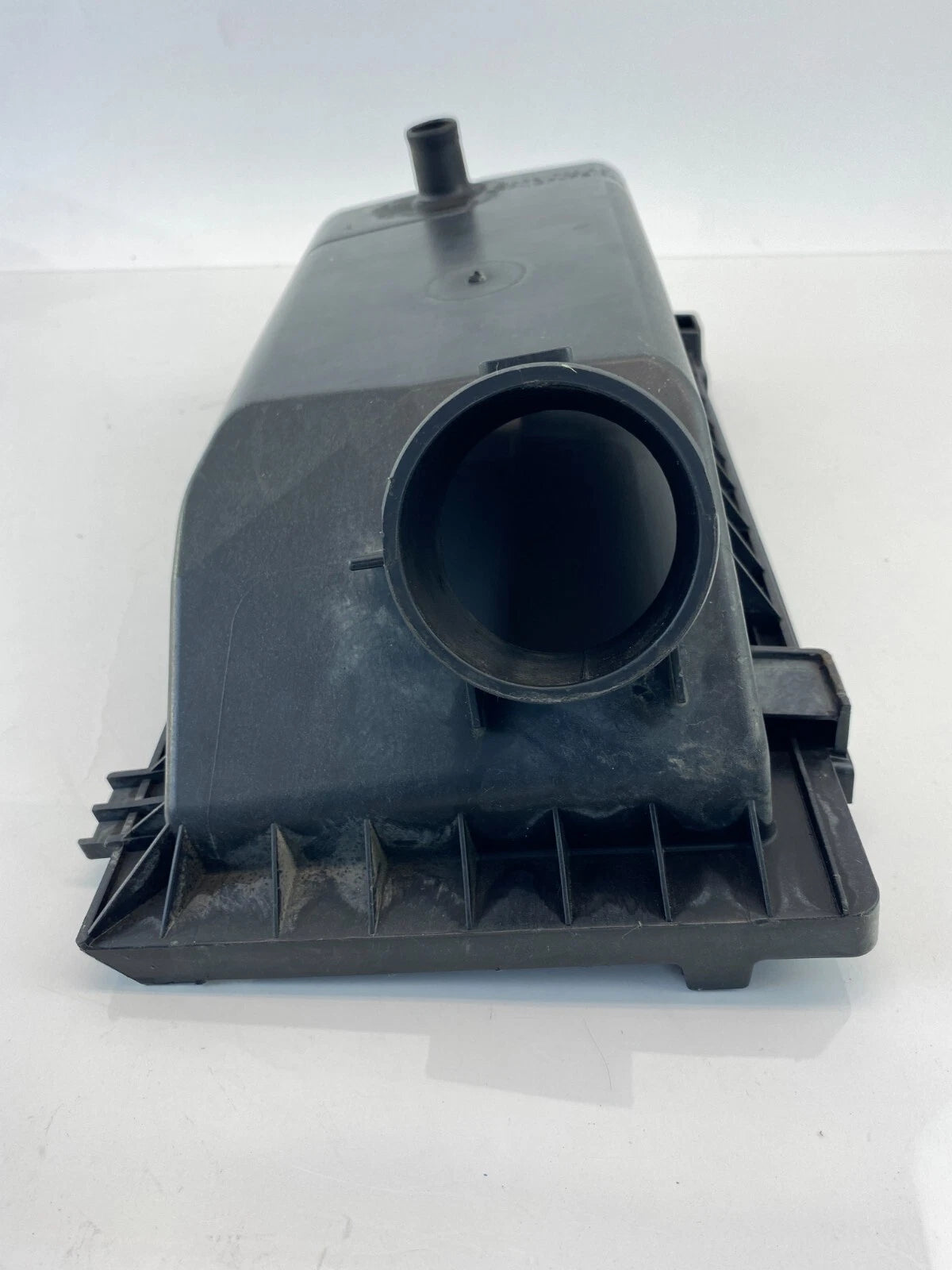 2007-2010 JEEP PATRIOT 2.4L UPPER AIR INTAKE CLEANER BOX FILTER COVER 04891700AB