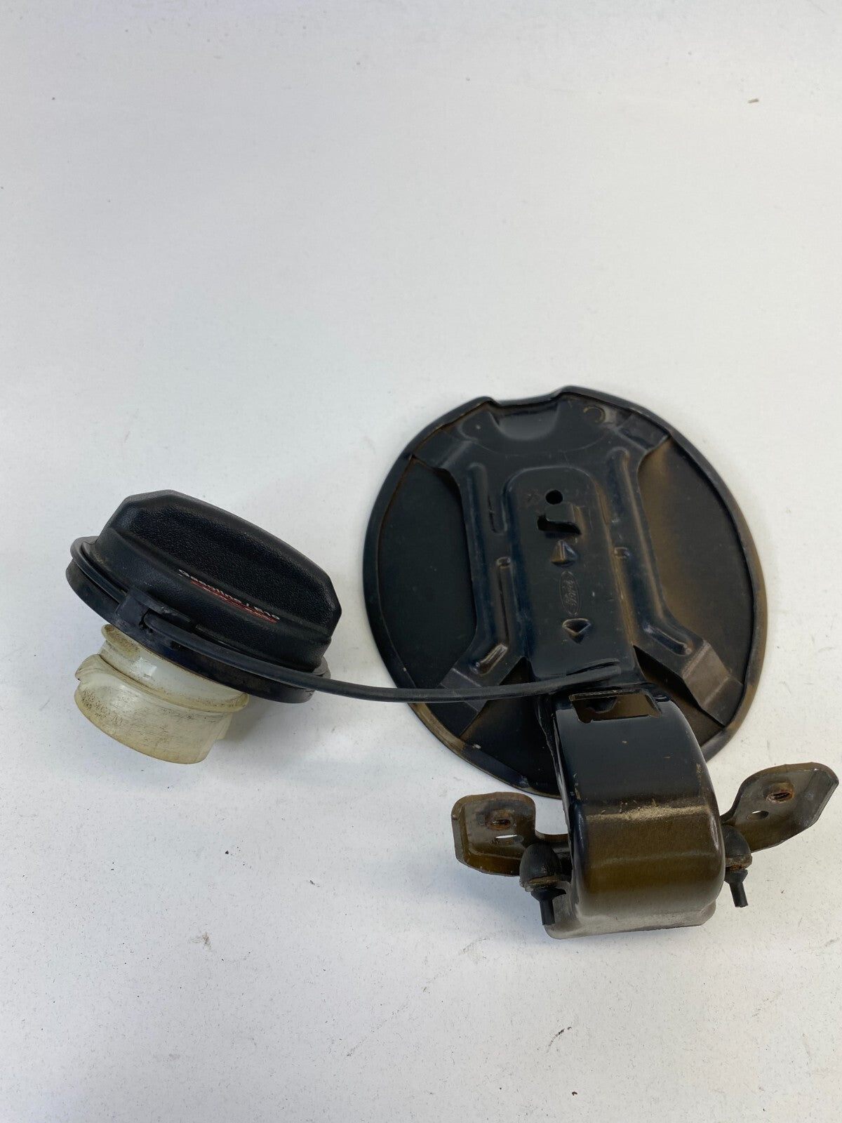 08 09 10 11 Ford Focus Sedan Fuel Filler Gas Door Lid Cover W/ Tank Cap OEM