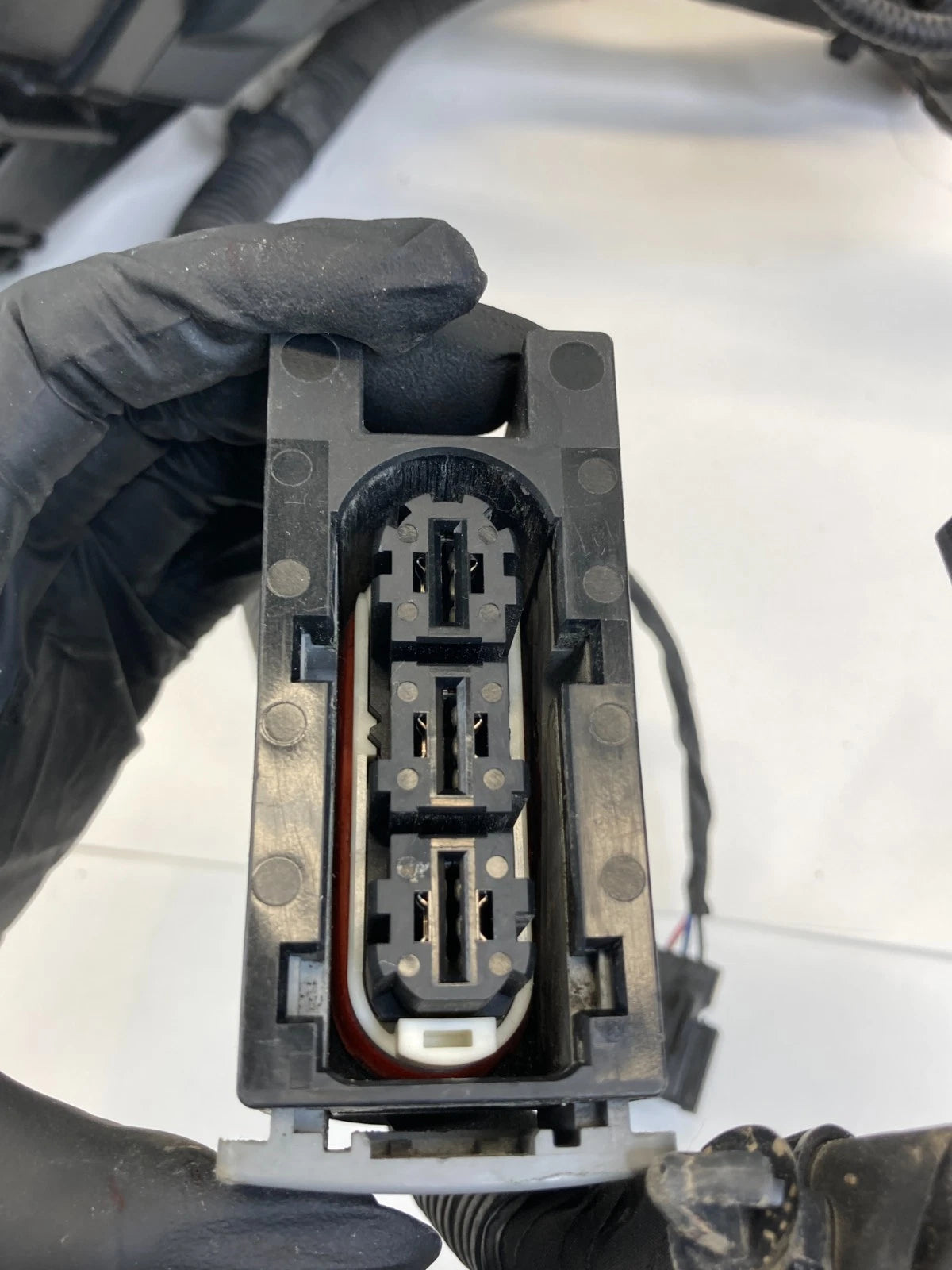 2011-2014 HYUNDAI SONATA HYBRID 2.4L L4 A/T ENGINE COMPARTMENT FUSE RELAY BOX