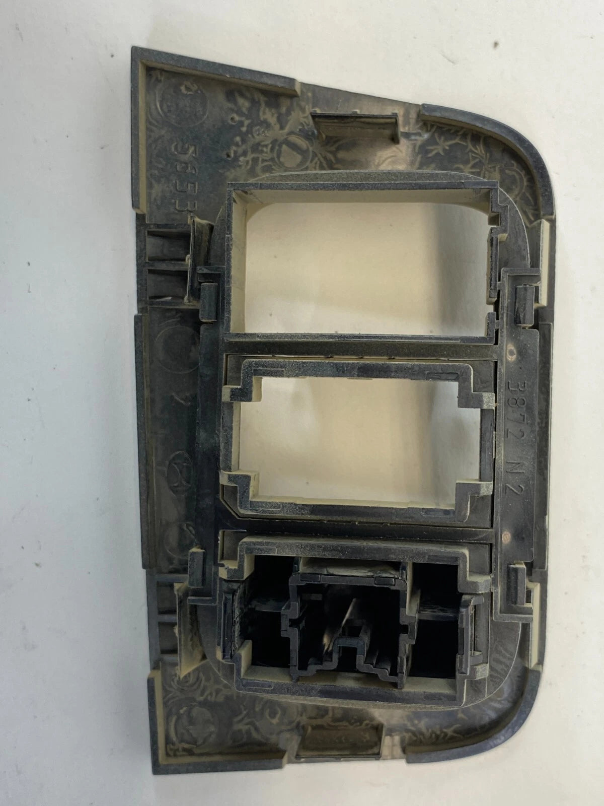 2007-2011 HYUNDAI SONATA SEDAN 4DR 2.4L DASH DIMMER TRACTION SWITCH COVER BEZEL