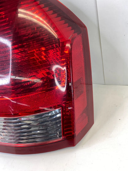 2005-2007 CHRYSLER 300 SEDAN REAR RIGHT PASSENGER TAIL LIGHT LAMP TAILLIGHT OEM