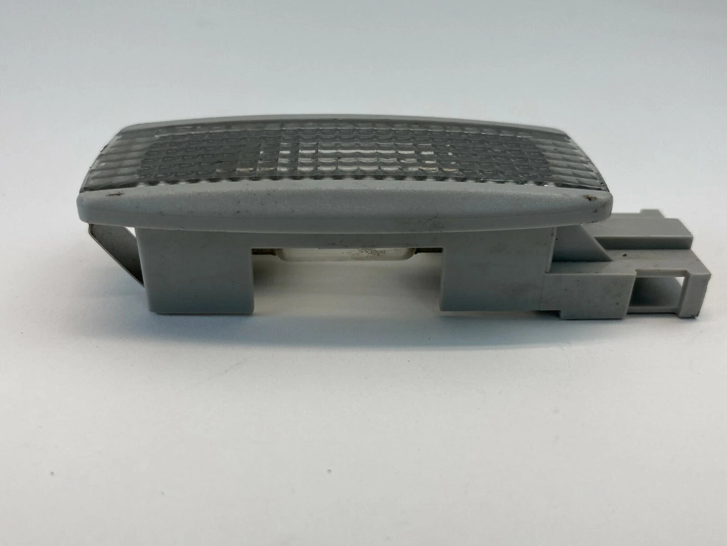 98-10 VOLKSWAGEN BEETLE 99-05 JETTA GOLF SUNVISOR LAMP SUN VISOR LIGHT 3B0947113