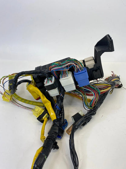 2003 2004 SUZUKI XL-7 INTERIOR UNDER DASH LEFT SIDE FUSE RELAY JUNCTION BOX OEM