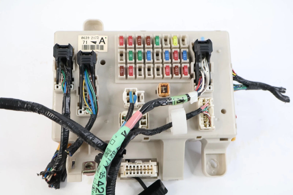 2003-2005 TOYOTA 4RUNNER INTERIOR CABIN FUSE BOX JUNCTION BLOCK OEM 82171-35420