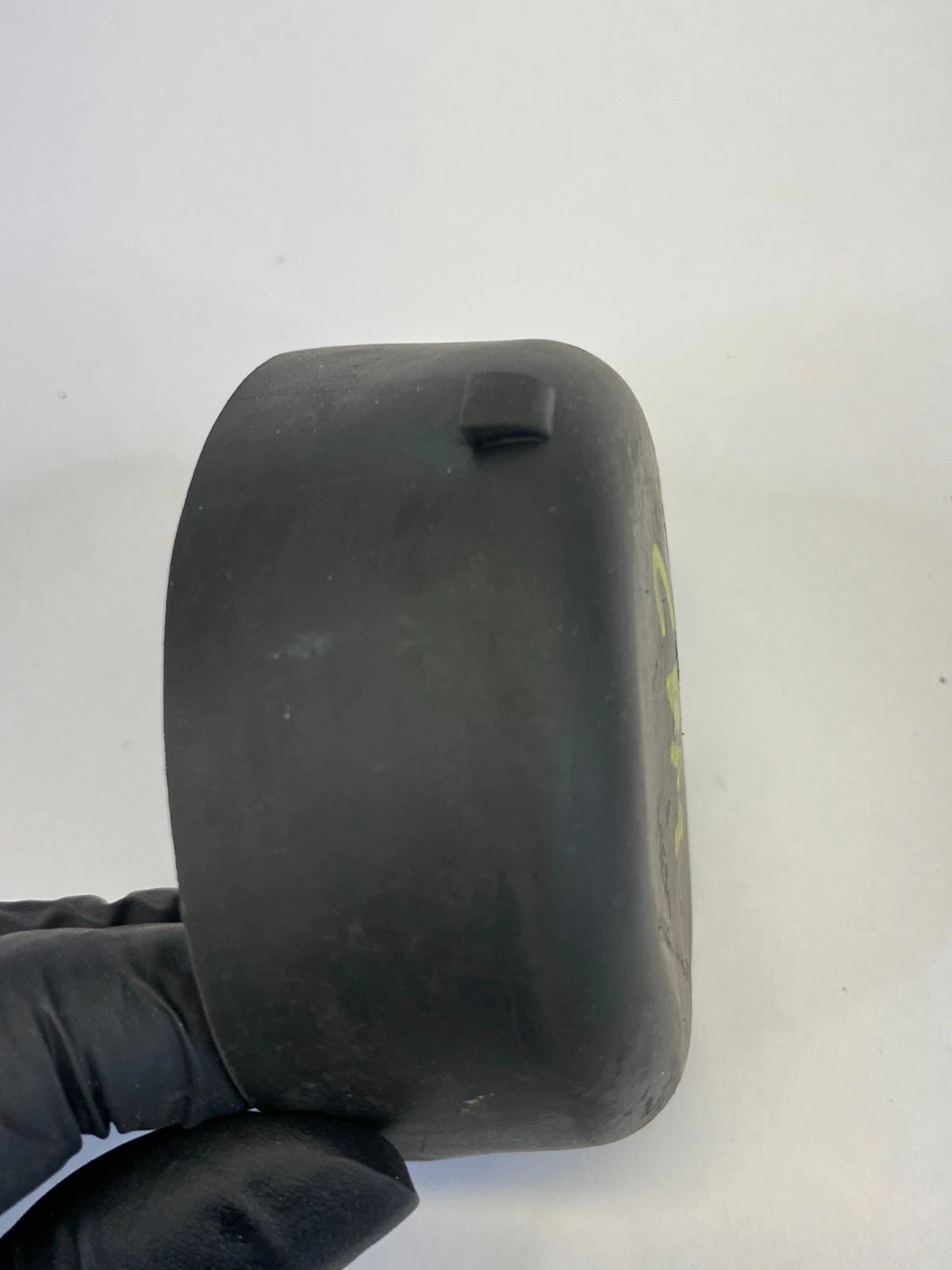 2002-2009 CHEVY TRAILBLAZER CENTER CONSOLE CUP HOLDER RUBBER MAT INSERT DDD23949
