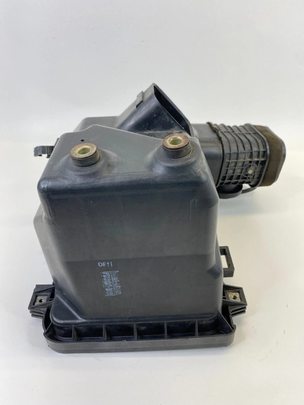 2004-2006 TOYOTA CAMRY 3.0L LOWER AIR INTAKE CLEANER FILTER BOX OEM 17701-0A100
