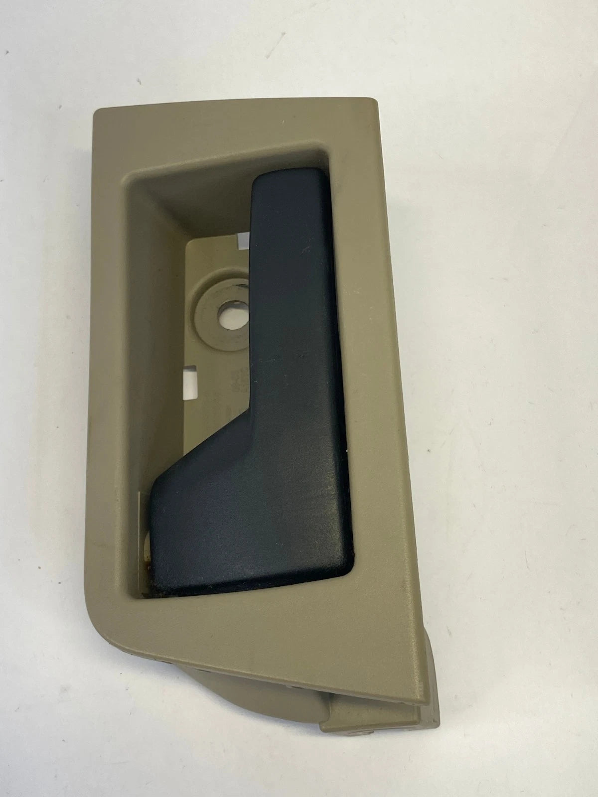 2008-2012 FORD ESCAPE INTERIOR DOOR HANDLE REAR LEFT INSIDE LATCH TRIM BEZEL OEM