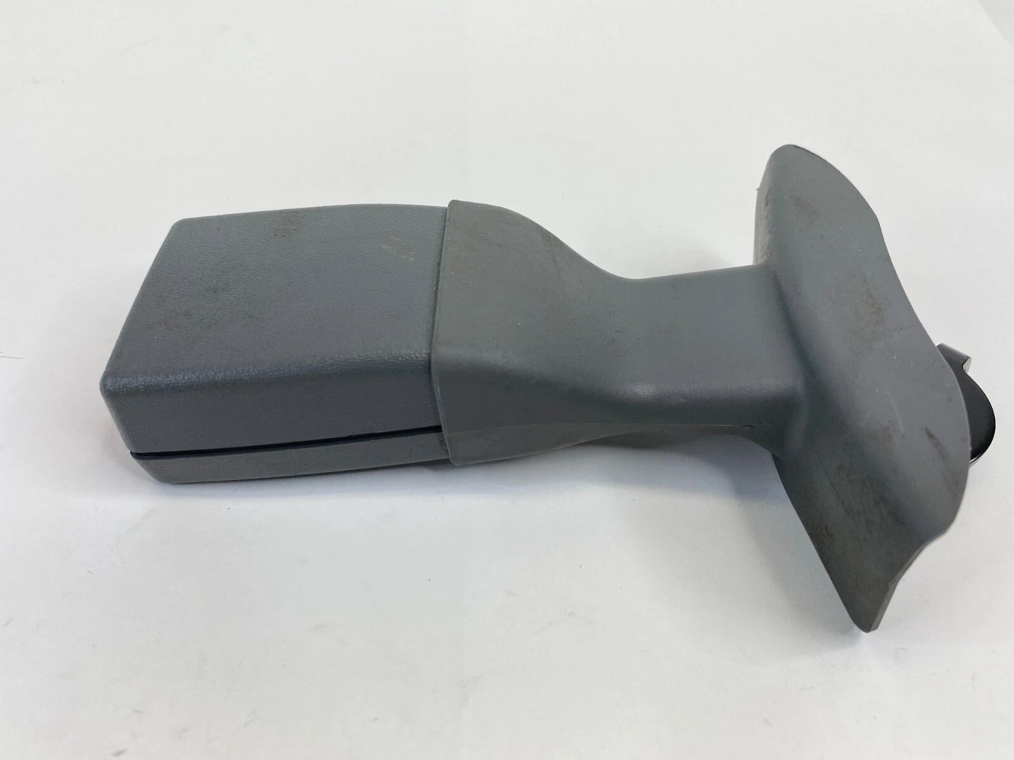 08-10 CHRYSLER TOWN & COUNTRY FRONT RIGHT PASSENGER SIDE SEAT BELT BUCKLE END