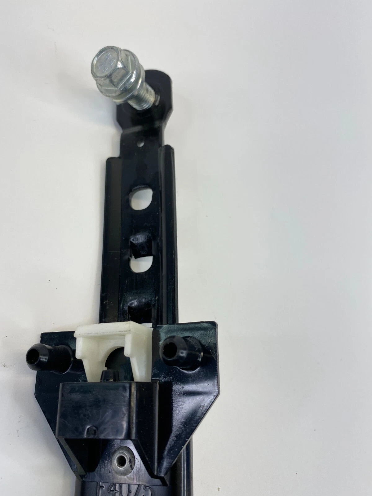2010-2015 HYUNDAI TUCSON FRONT RIGHT PASSENGER SIDE SEAT BELT HEIGHT ADJUSTER