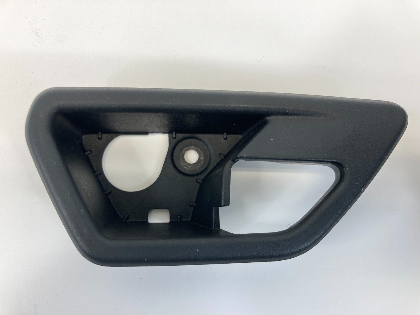 2009 2010 Dodge Journey Front Right Interior Door Handle Bezel Trim 100000254