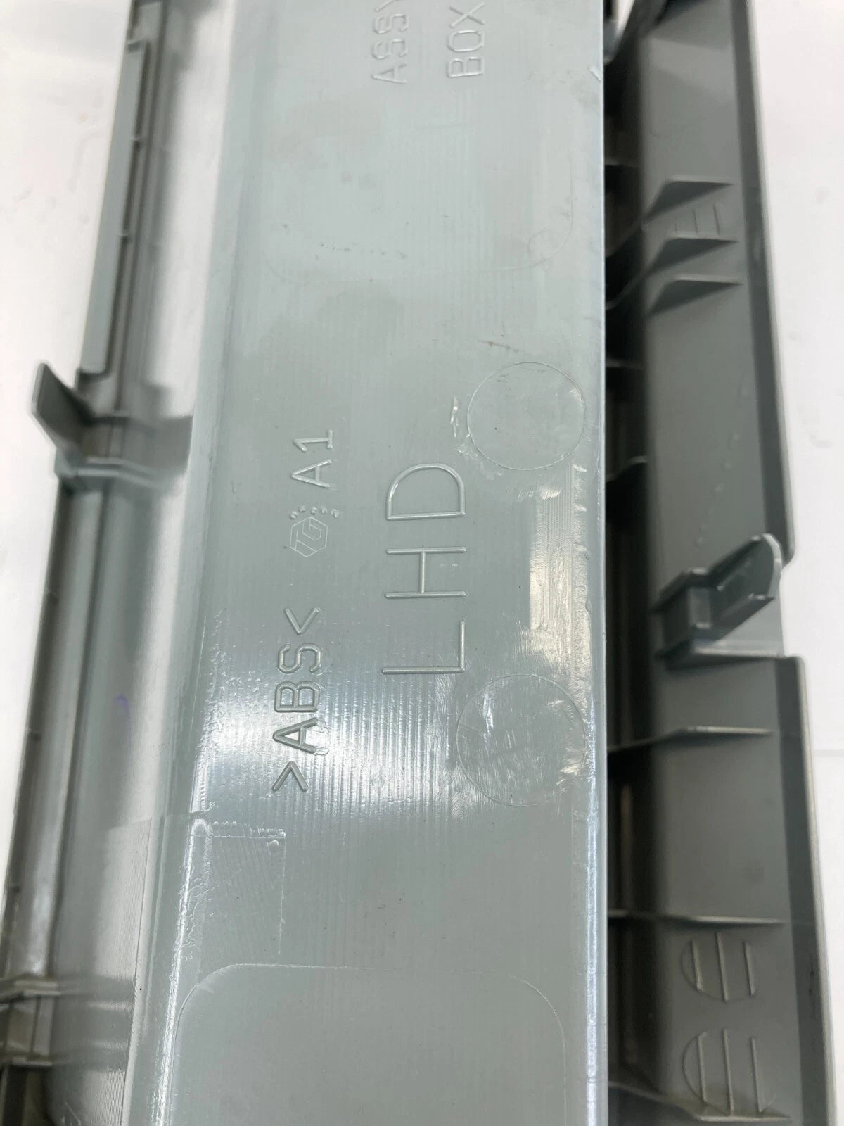 2010-2015 TOYOTA PRIUS UPPER GLOVE BOX STORAGE DASH COMPARTMENT 55511-47040 OEM